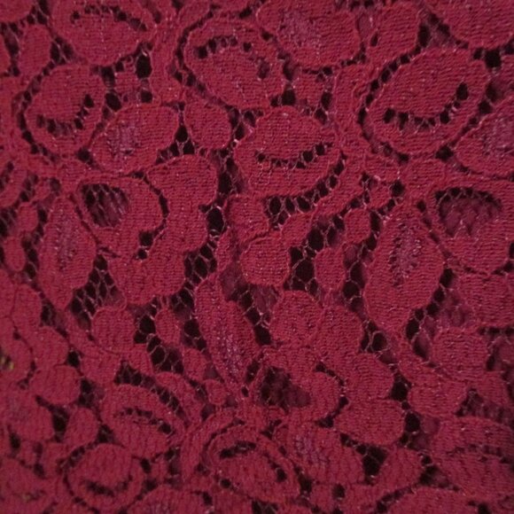 Forgotten Grace top cranberry/deep red feminine lacy with stretch size L - Picture 7 of 8